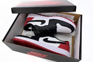 Fake Air Jordan 1 Low OG "Black Toe"