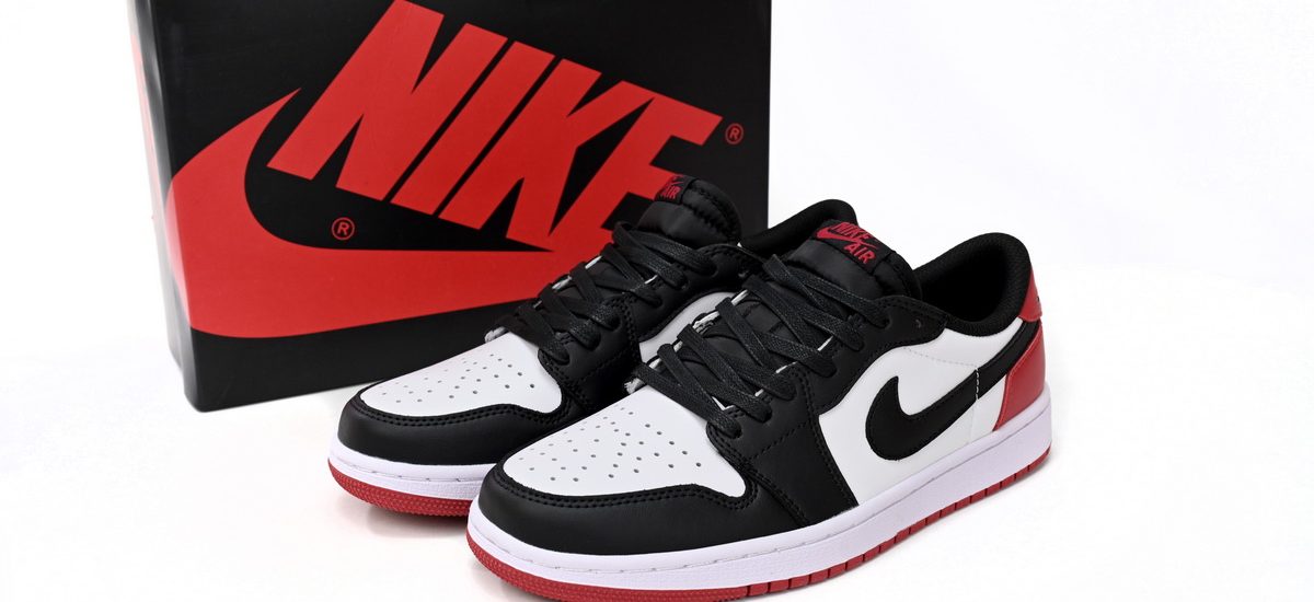 Fake Air Jordan 1 Low OG "Black Toe"